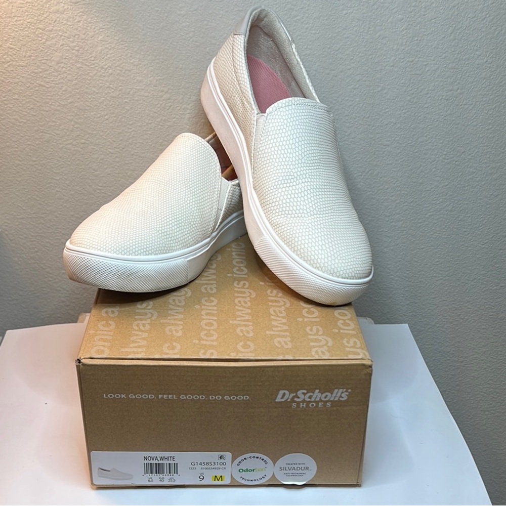 Dr. Scholl's Womens Size 9 NOVA Cream/White Slip-On Sneakers EUC in Original Box